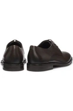 Leather Derby shoes with cap toe