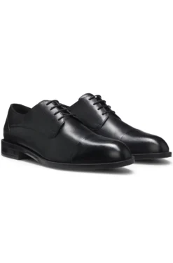 Leather Derby shoes with cap toe