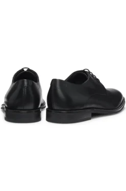 Leather Derby shoes with cap toe