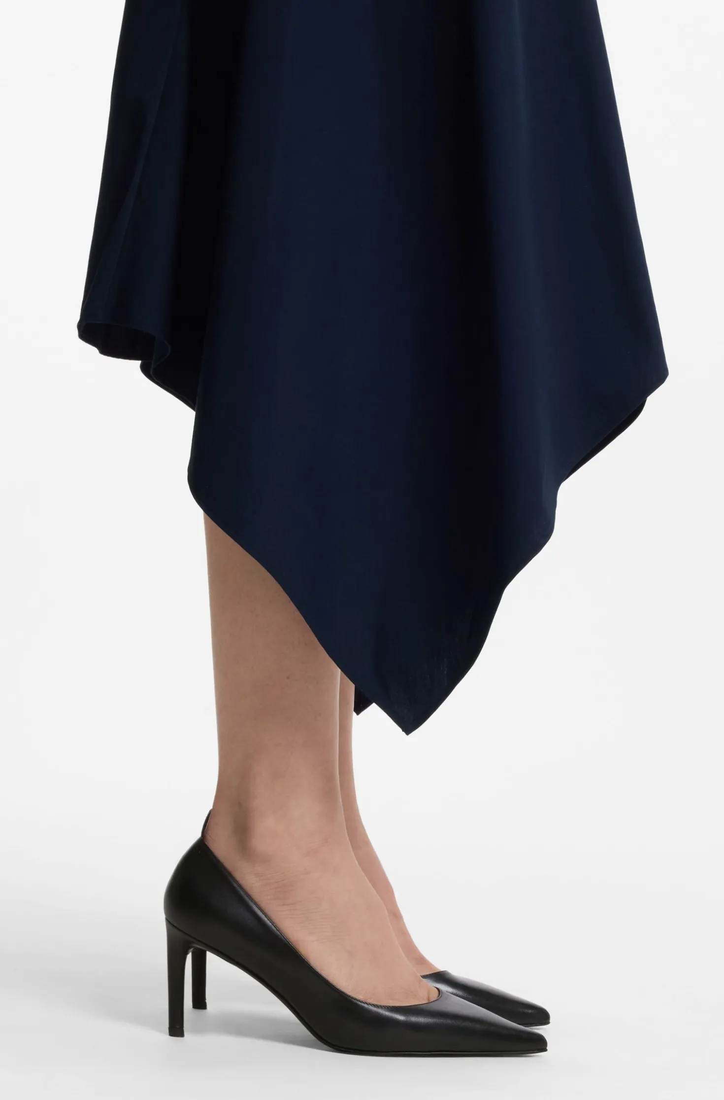 Leather pumps with pointed toe
