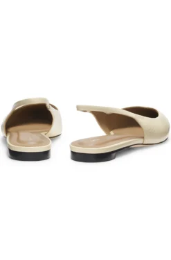 Leather pumps with slingback strap