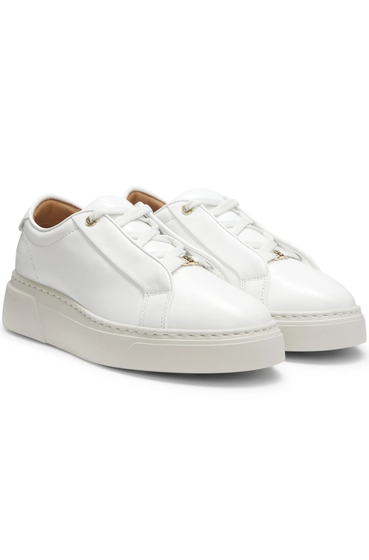 Leather trainers with inner wedge