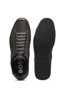 Leather trainers with odour-control lining