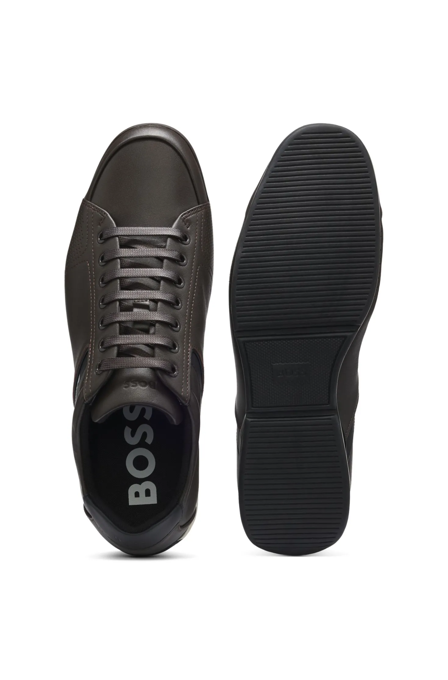 Leather trainers with odour-control lining