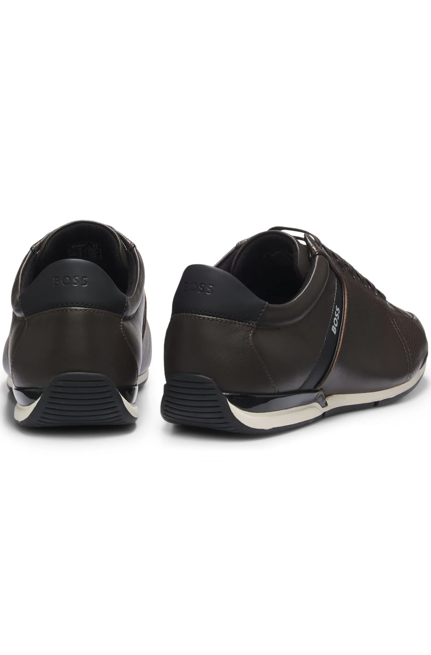 Leather trainers with odour-control lining