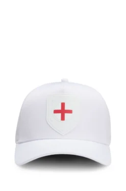 Logo cap in lustrous twill with country-flag badge