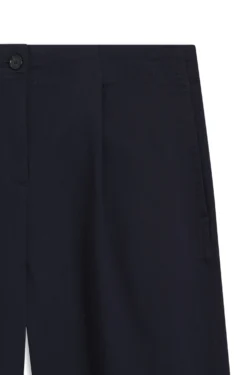 Loose-fit chinos in stretch-cotton twill