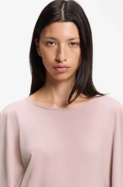 Loose-fit cupro T-shirt with raglan sleeves