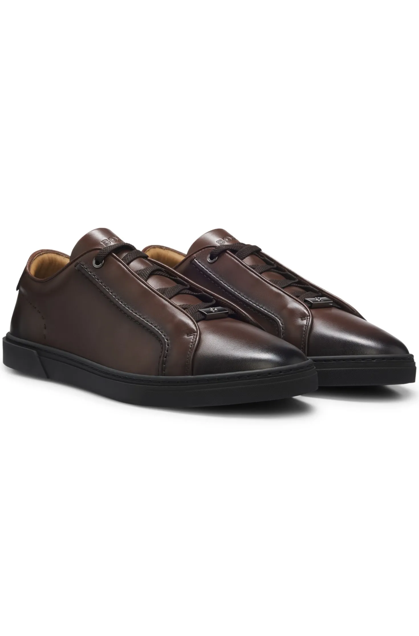 Low-cut trainers in premium brushed leather