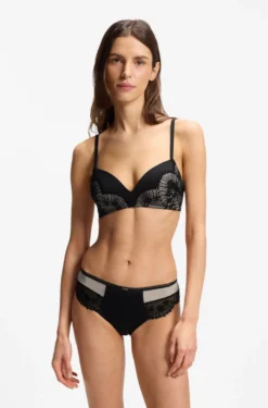 Low-rise briefs in lace and mesh