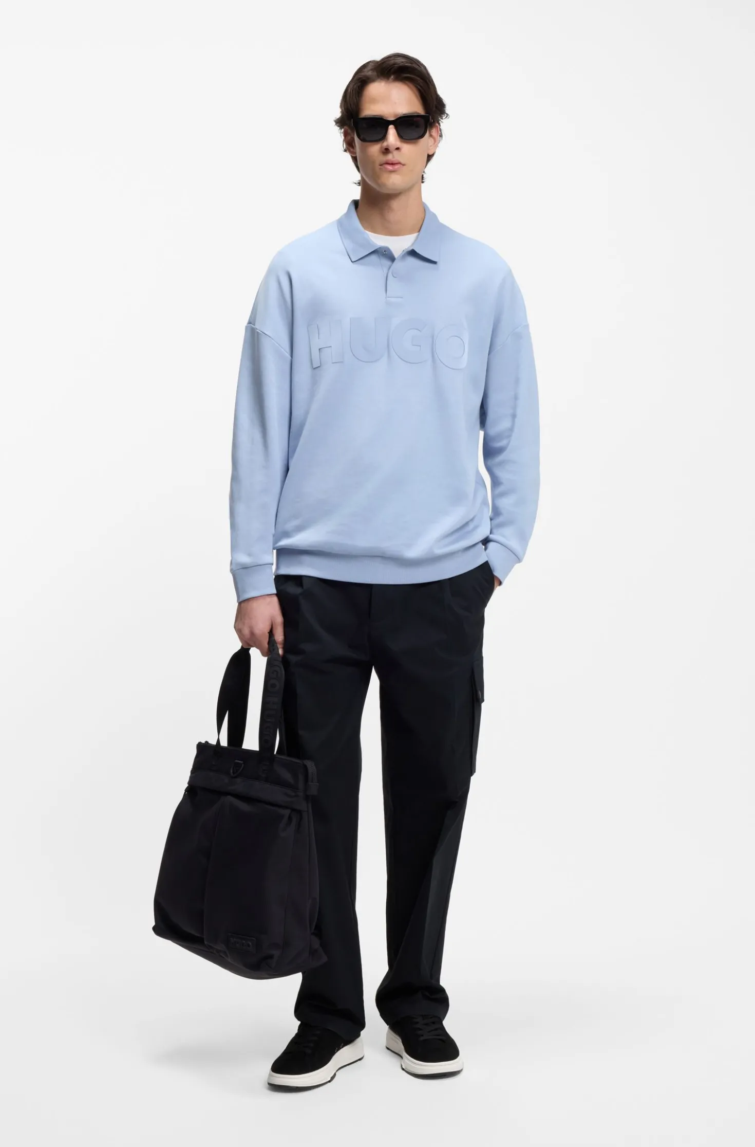 Low-top trainers in faux suede