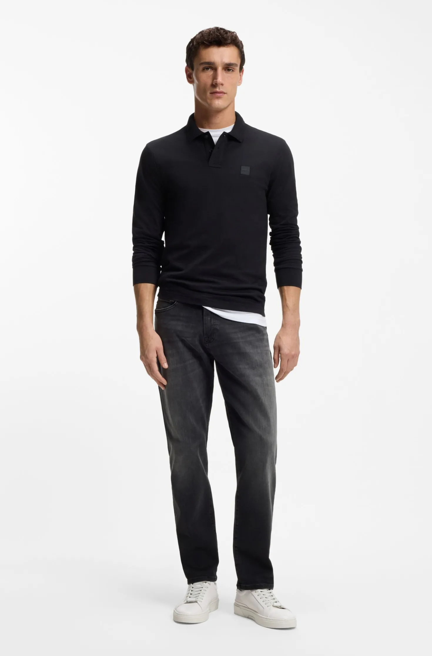 Maine regular-fit jeans in black super-stretch denim