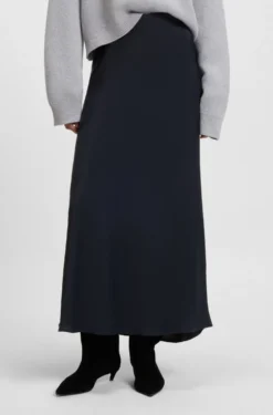 Maxi skirt in crinkle satin