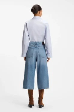 Mid-rise cropped jeans in relaxed fit