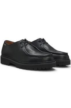 Moccasin-inspired Derby shoes in tumbled leather