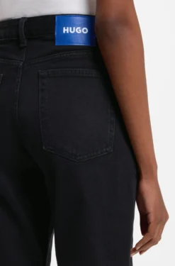 Mom jeans in black stretch denim