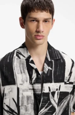 Oversized-fit printed shirt with camp collar