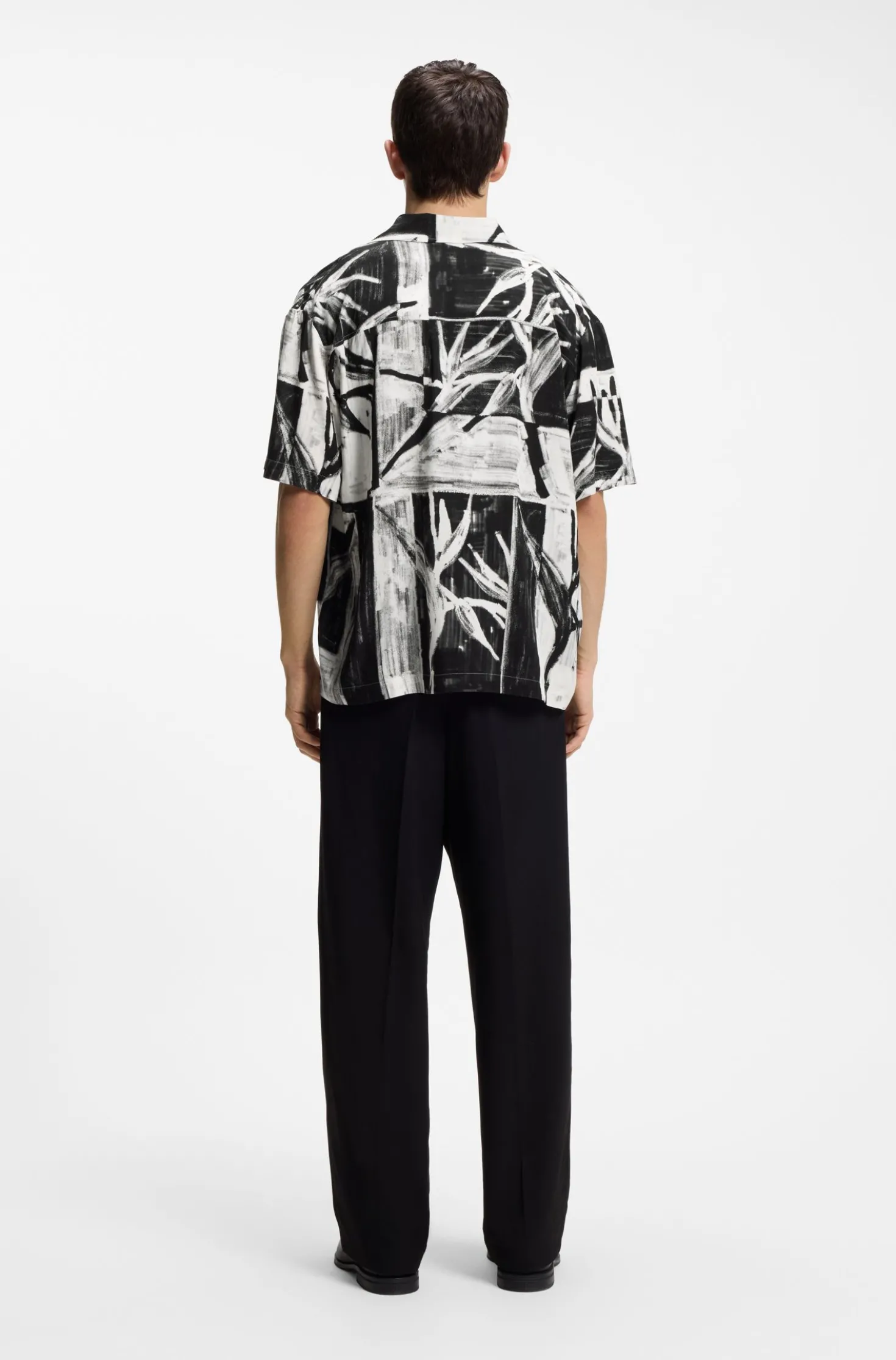Oversized-fit printed shirt with camp collar
