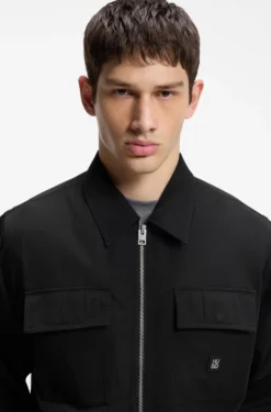 Oversized-fit shirt with zip closure