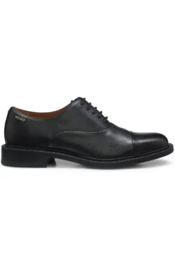 Oxford shoes in grained leather with cap toe
