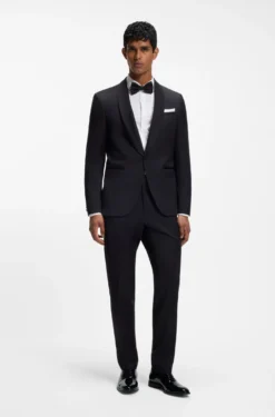 Oxford shoes in patent faux leather