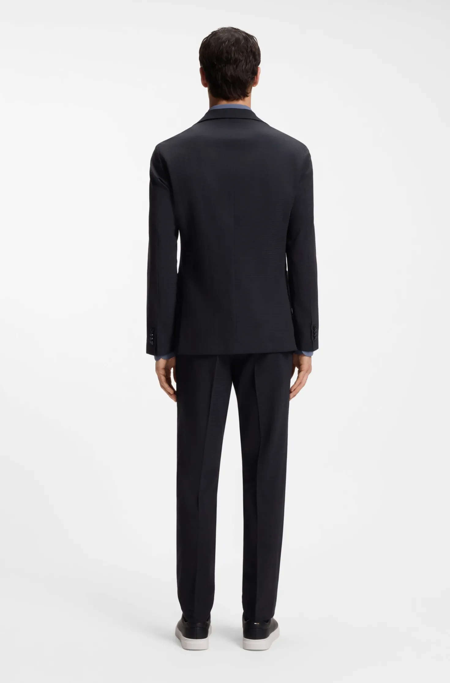 Packable slim-fit blazer in a washable wool blend