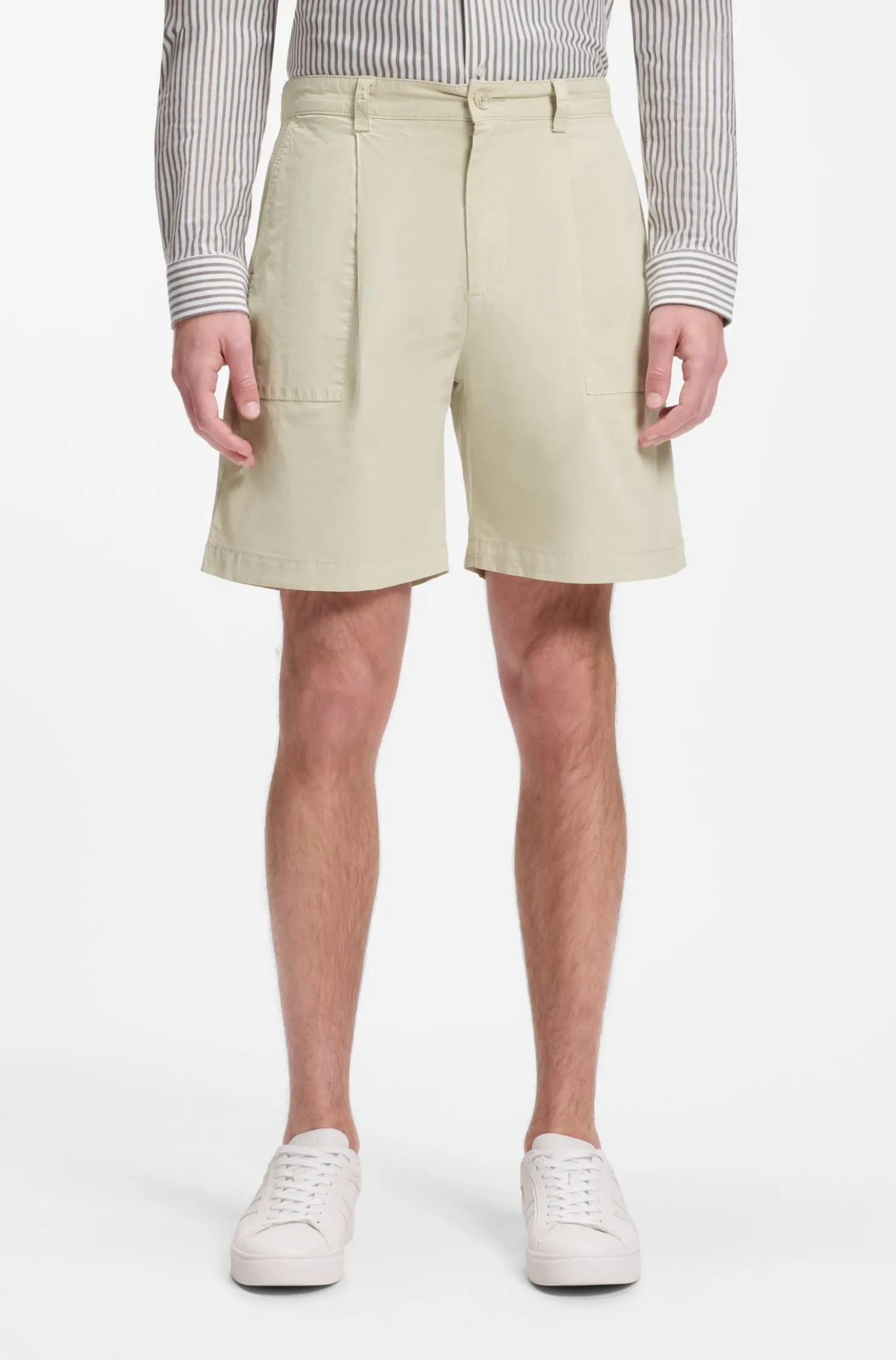 Pleated shorts with comfort waistband