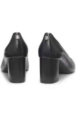 Pointed-toe pumps in nappa leather with chunky heel