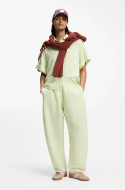 Regular-fit blouse with rolled cuffs