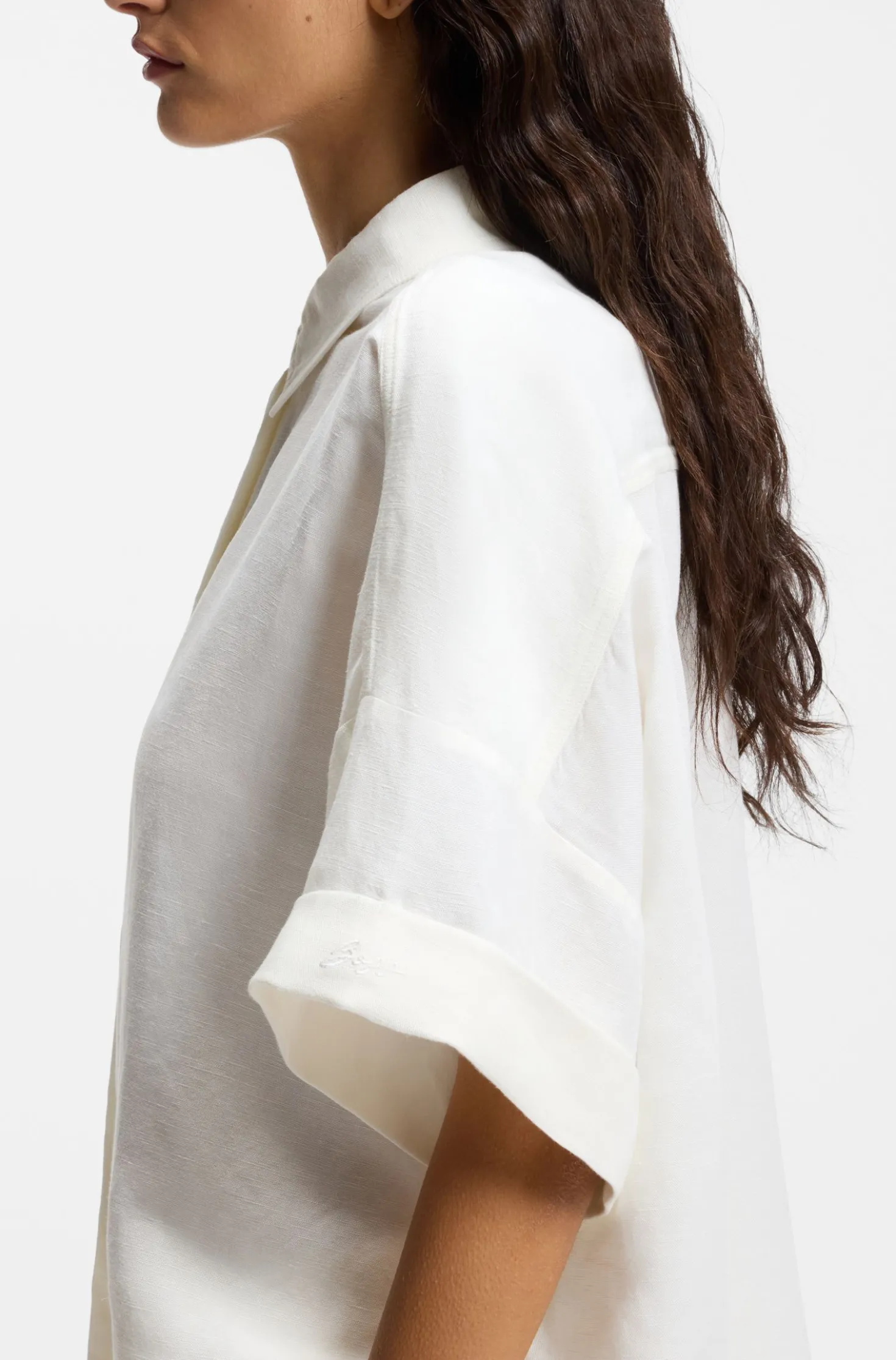 Regular-fit blouse with rolled cuffs