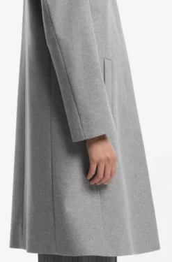 Regular-fit coat in a wool blend
