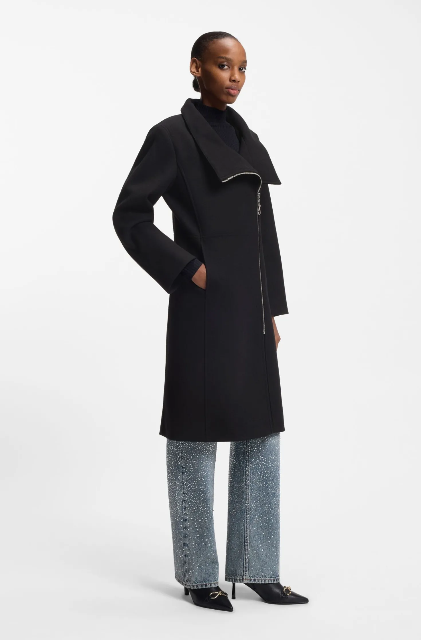 Regular-fit coat with asymmetric zip