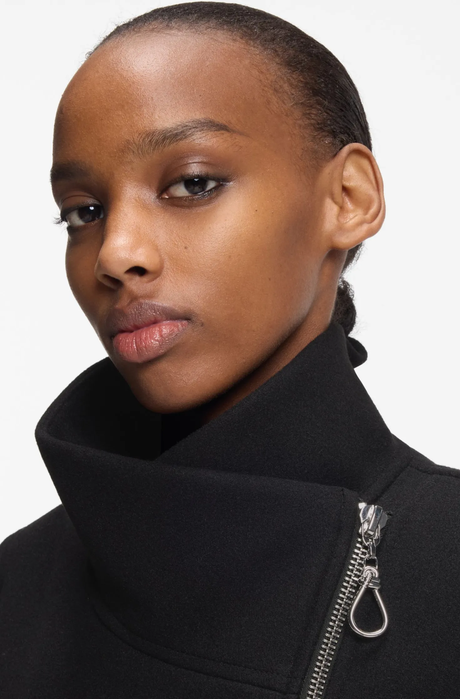 Regular-fit coat with asymmetric zip