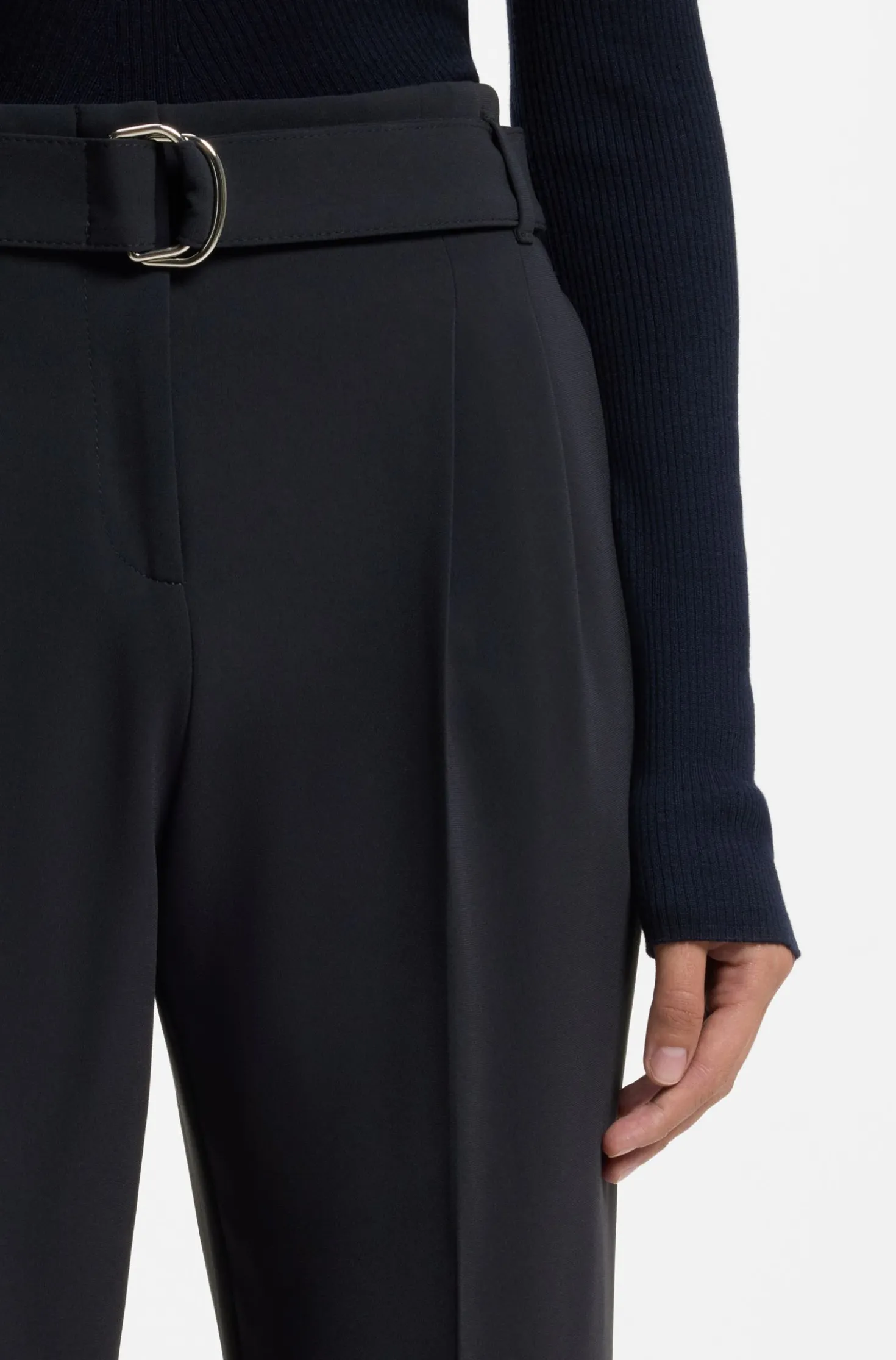 Regular-fit cropped trousers in crease-resistant crepe