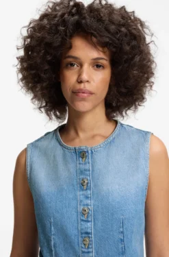 Regular-fit sleeveless blouse in denim with peplum hem