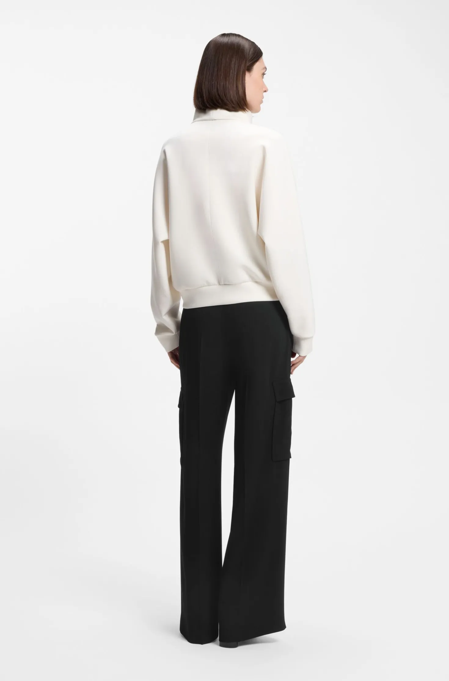 Regular-fit trousers in crepe with cargo pockets