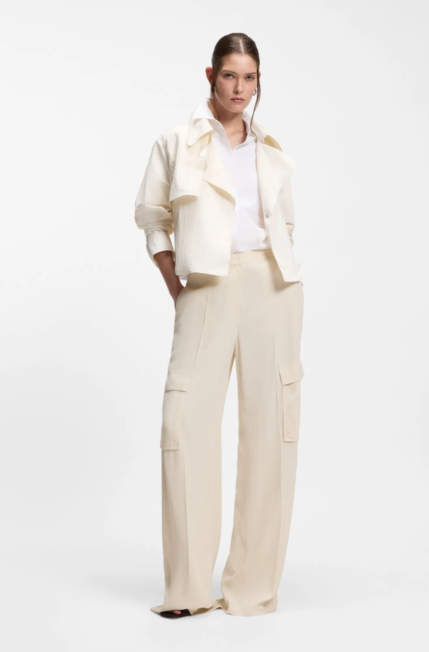 Regular-fit trousers in crepe with cargo pockets
