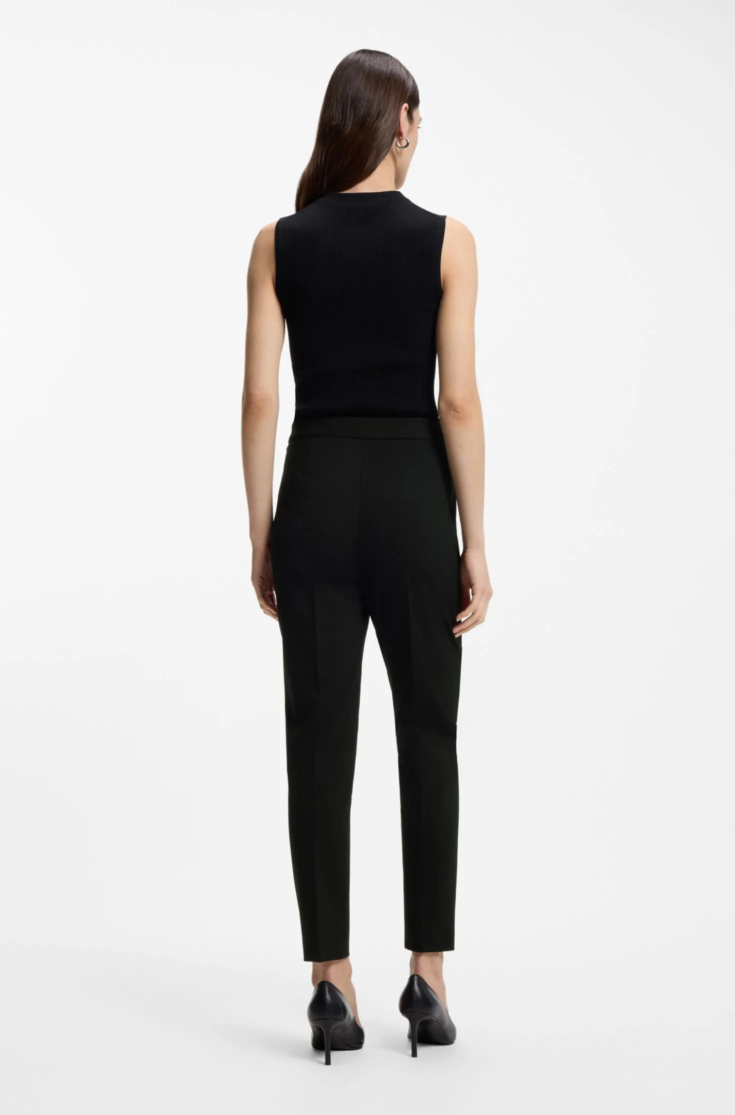 Regular-fit trousers in stretch fabric with tapered leg