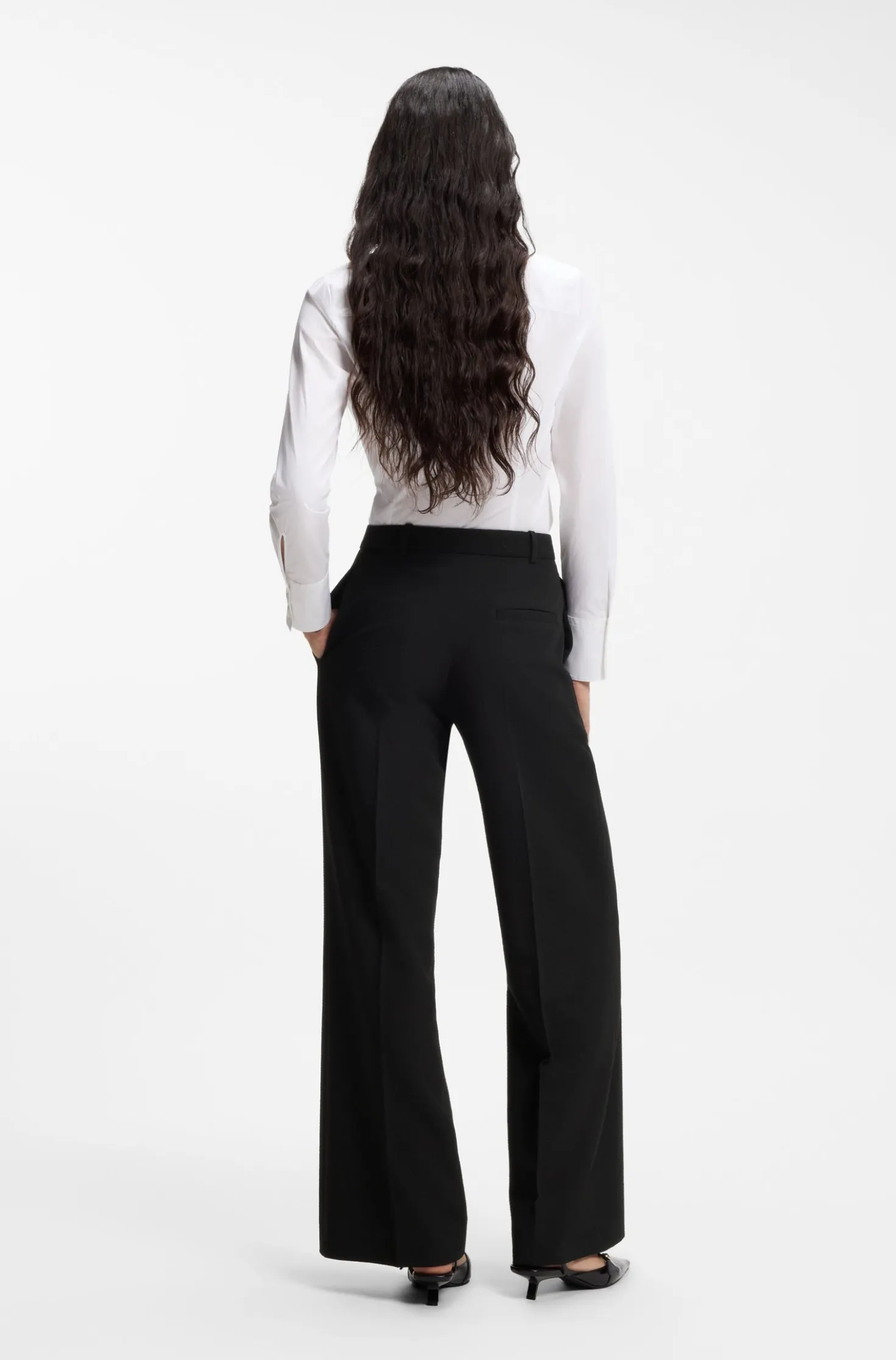 Regular-fit trousers in stretch seersucker