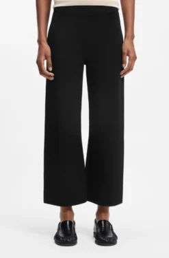 Regular-fit trousers with knitted darts