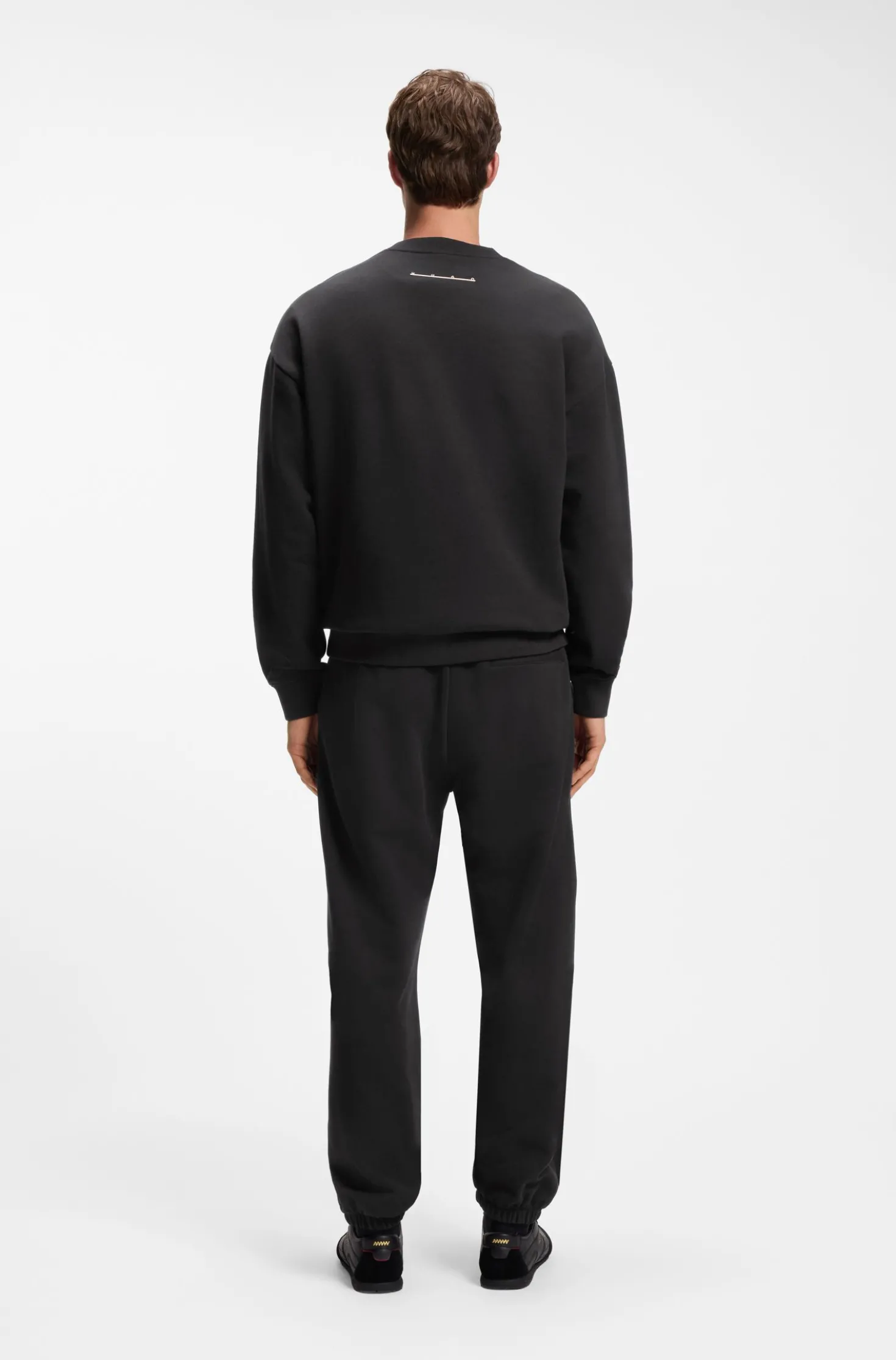 Relaxed-fit cotton trousers with streetwear logo