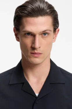 Relaxed-fit shirt in wool-blend mesh