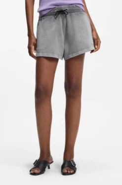 Relaxed-fit shorts in cotton terry with embossed logo