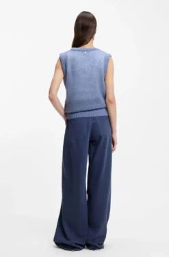 Relaxed-fit top with loose knitted structure
