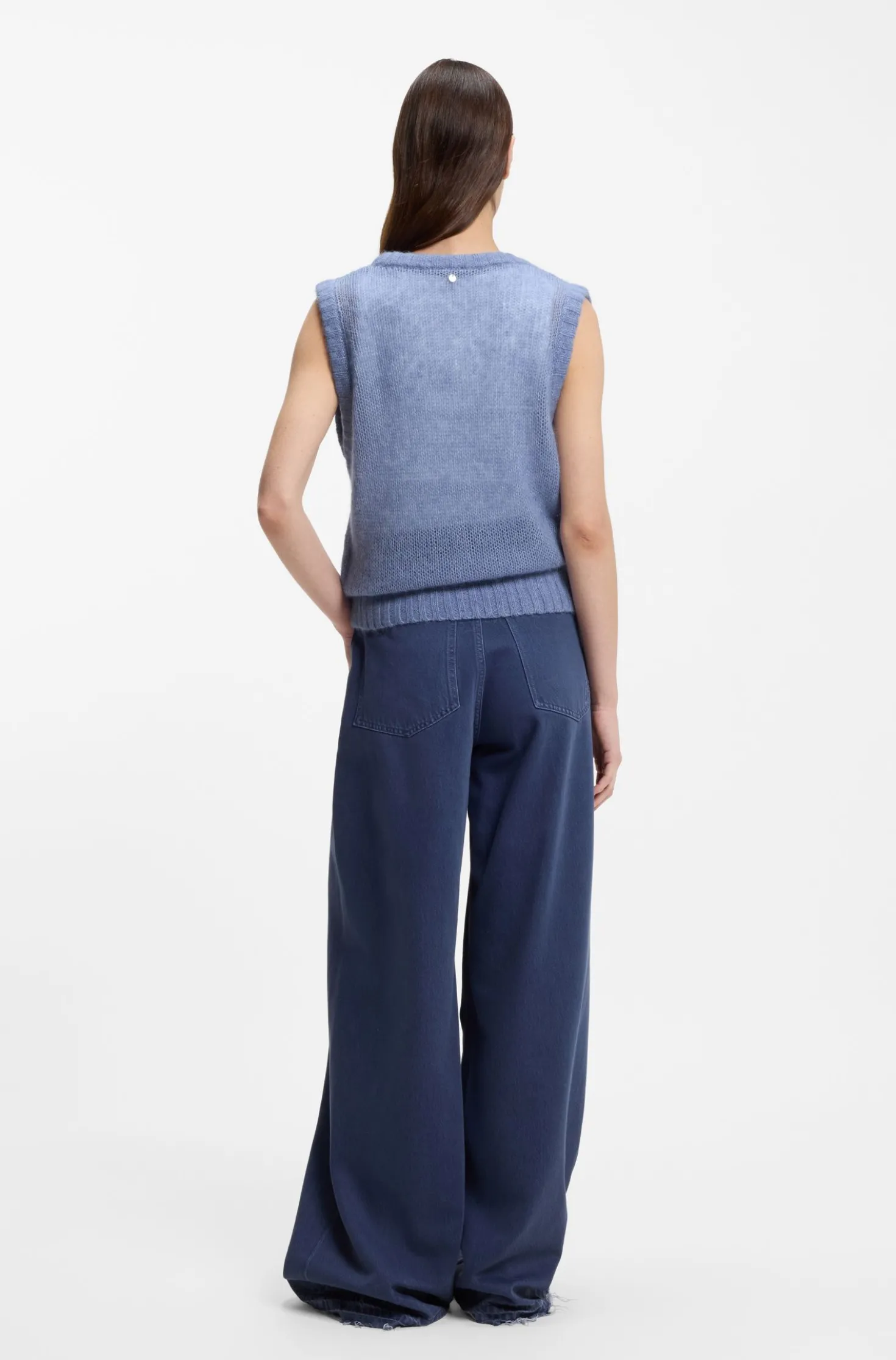 Relaxed-fit top with loose knitted structure