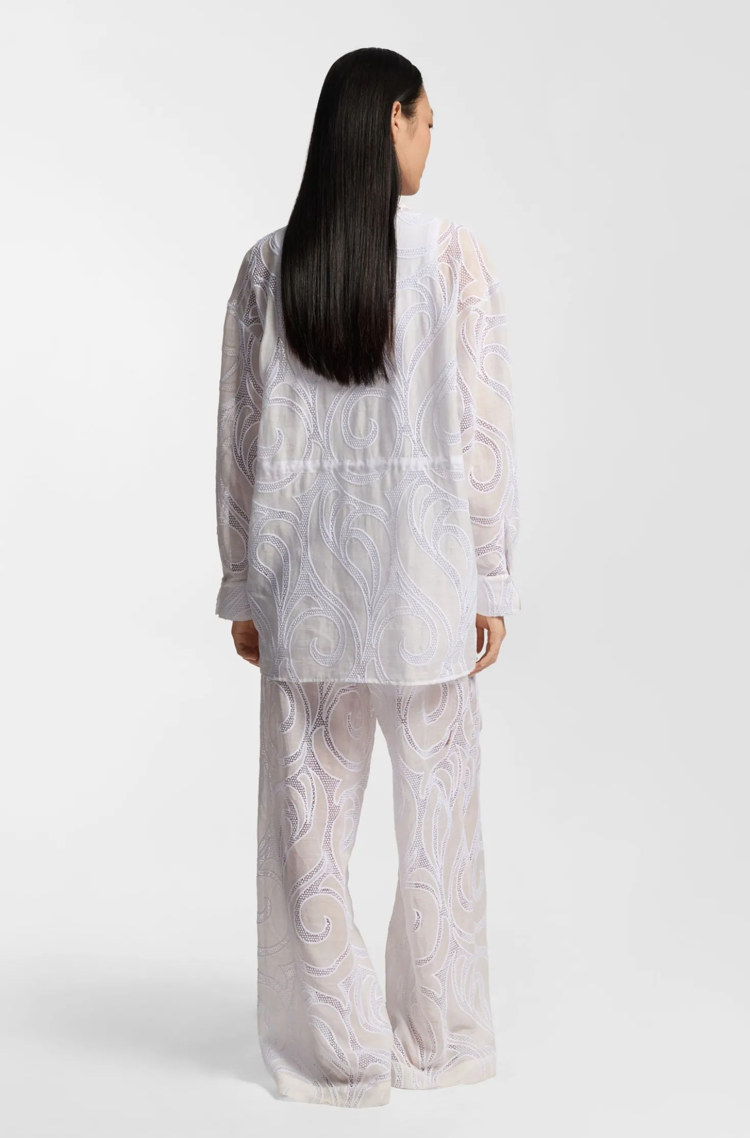 Relaxed-fit trousers with embroidered flowers