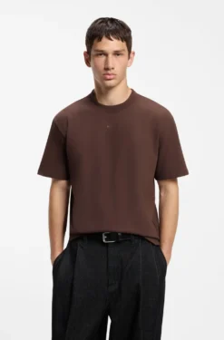 Relaxed-fit T-shirt with central logo detail