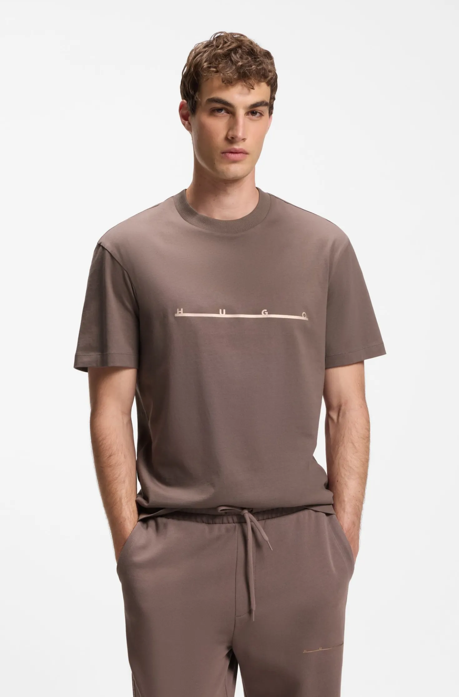 Relaxed-fit T-shirt with zigzag stitching detail