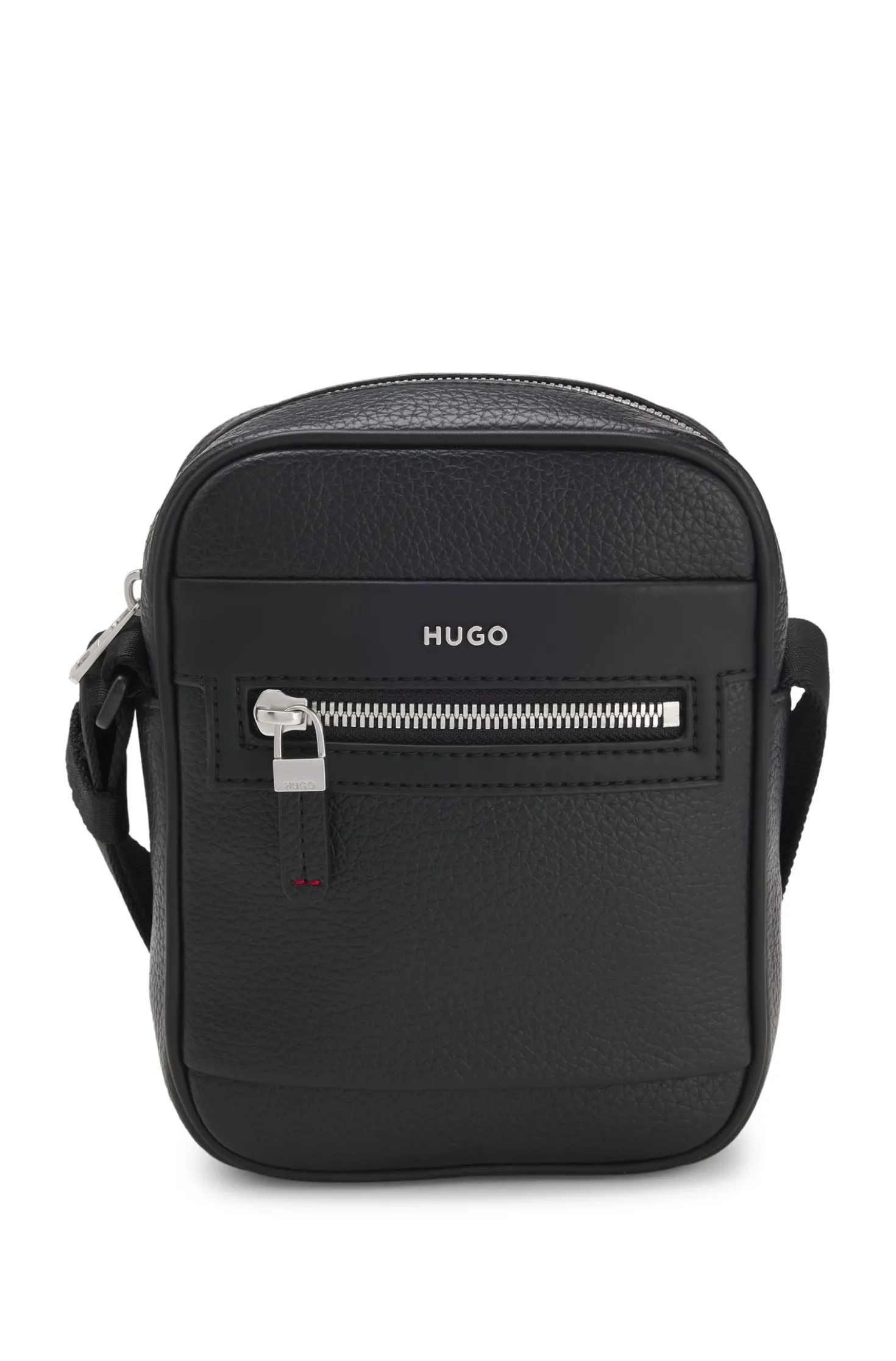 Reporter bag with hardware trims