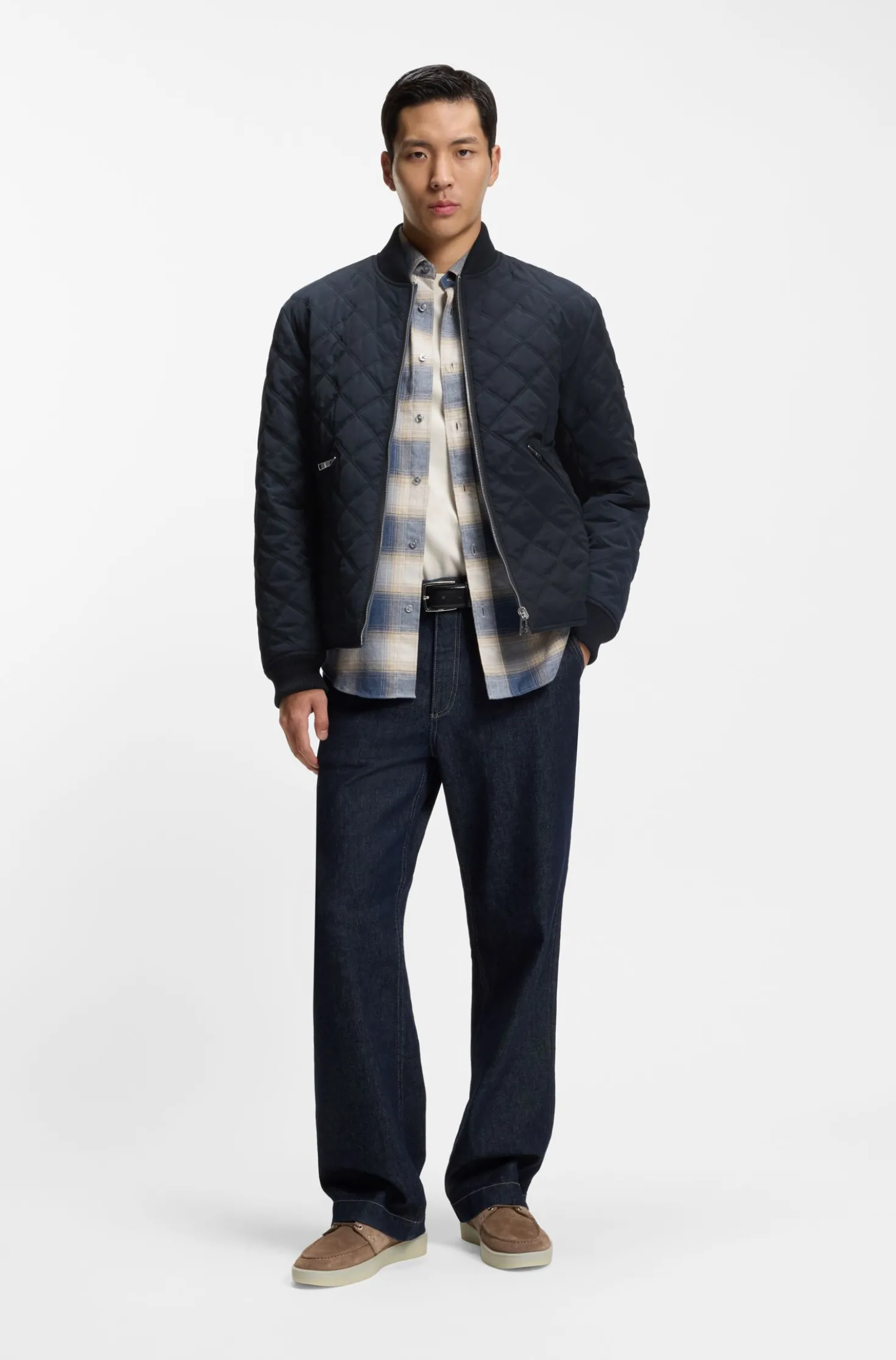 Reversible water-repellent jacket with quilting